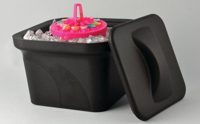 Magic Touch 2<sup>TM</sup> mini ice pan with lid