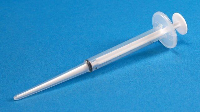 Syringe tips for Nichiryo 8100 repetitive volume dispenser