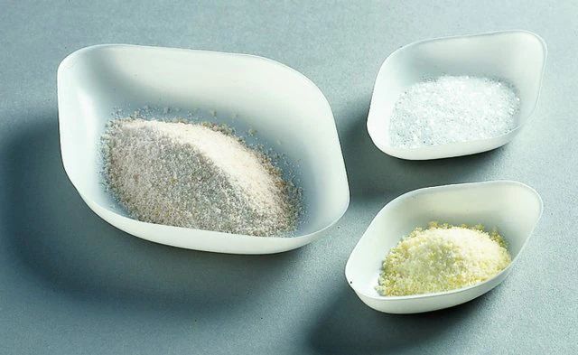 Diamond shaped weigh boats