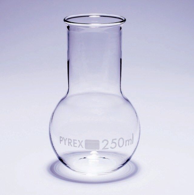 Pyrex<sup>®</sup> Boiling flask, flat bottom, wide neck