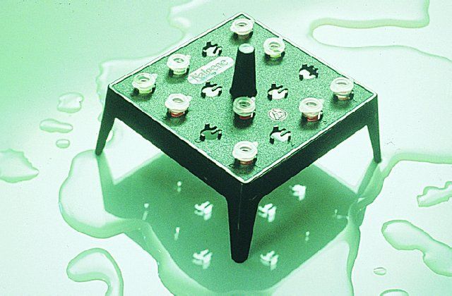 Floating microcentrifuge tube rack