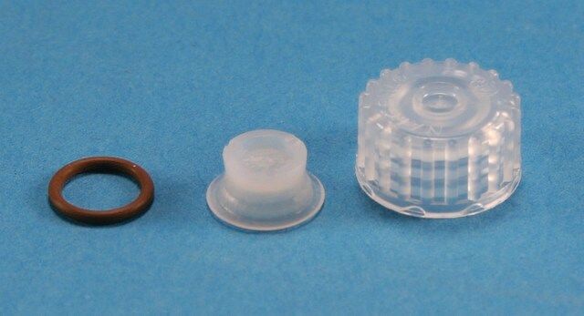 Nalgene<sup>®</sup> sealing cap assembly