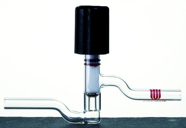 Synthware<sup>TM</sup> 180 degree high vacuum valve