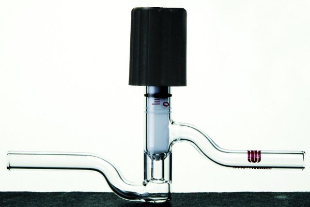 Synthware<sup>TM</sup> 180 degree high vacuum valve with protected o-rings