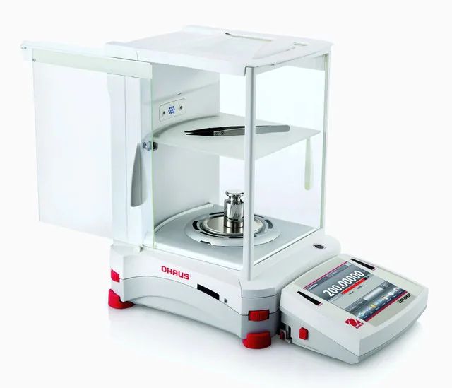 Ohaus<sup>®</sup> Explorer<sup>®</sup> semi-micro analytical balance